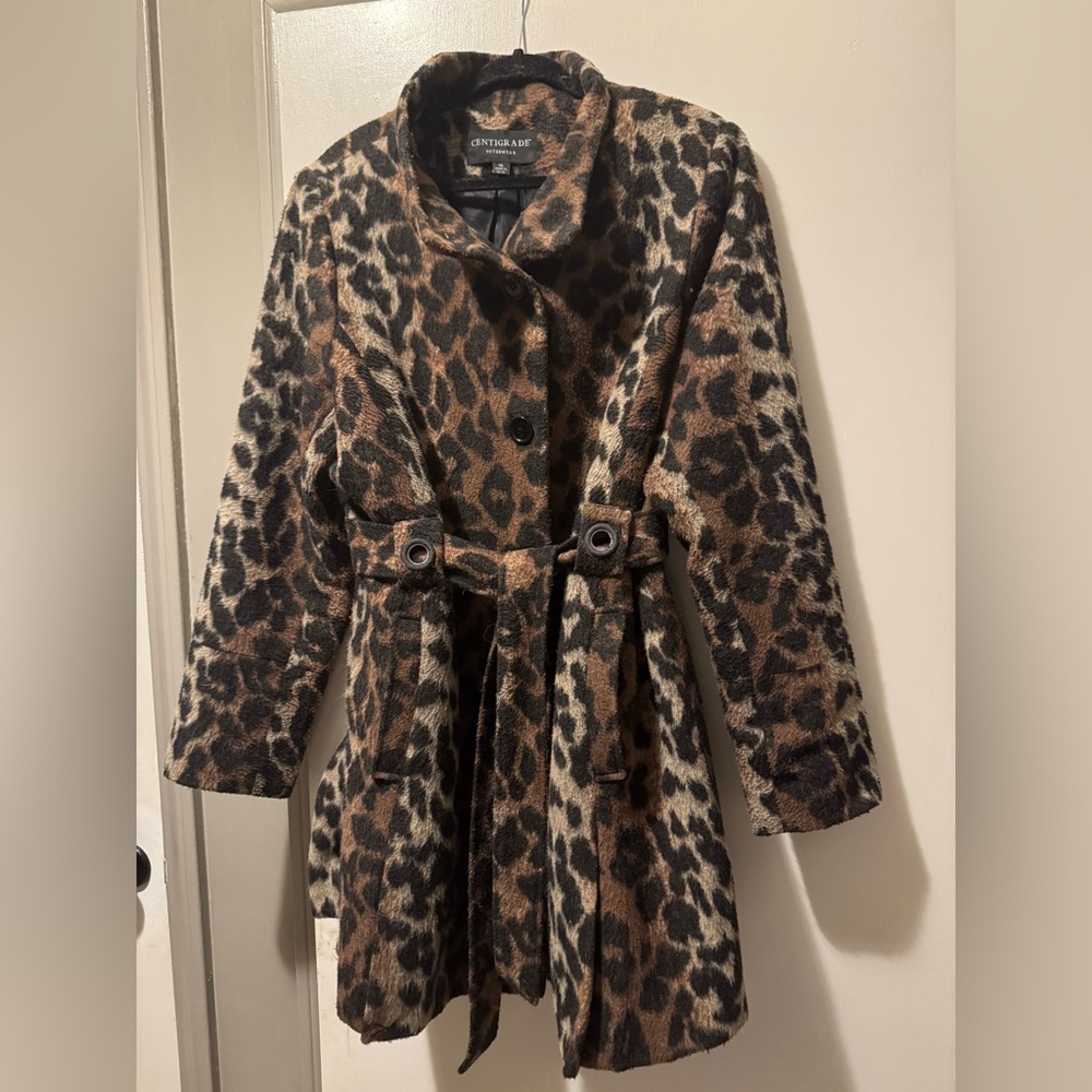 Gently used* CENTIGRADE wool blend coat*XL 
Ln:36  Chest: 22.5. Sleeve: 27in.